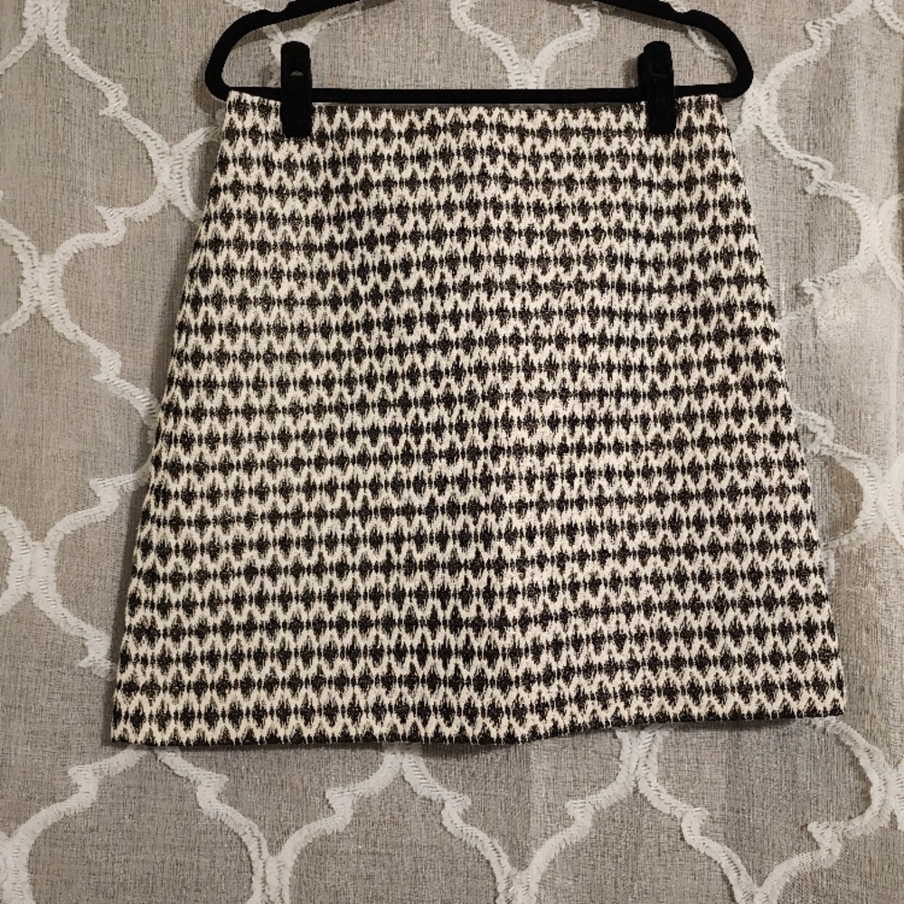 White, Black, And Gold Loft Skirt 8/10
